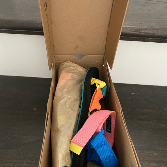 🌸NIB NWT🌸 TEVA Original Universal Sandal - Picture 3 of 4